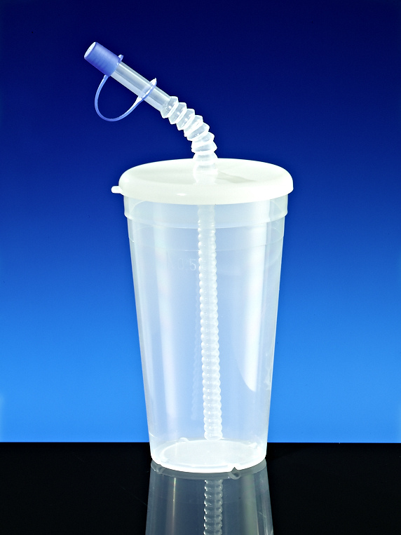 [Translate to FR:] Mega Cup C 0,50 l mit Deckel und Halm